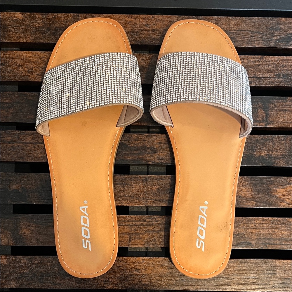 Soda Women's Silver Sparkle Sandals